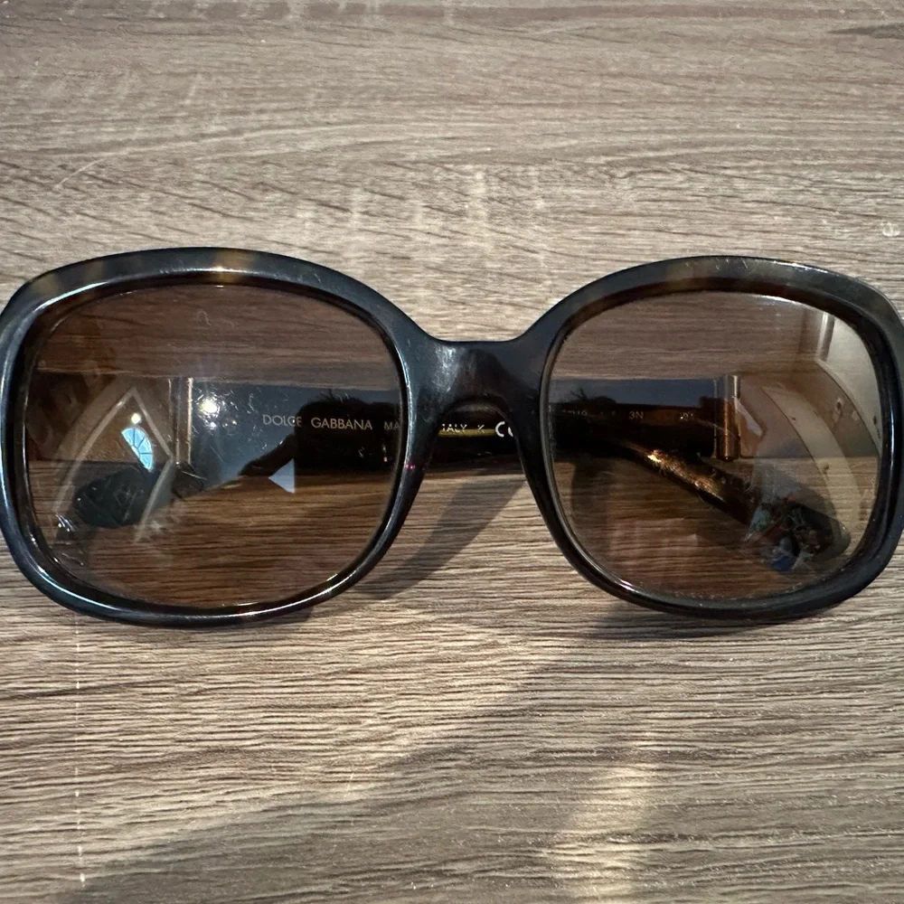 Dolce & Gabbana Tortoise Oval Sunglasses (style code DG4086) - Picture 4 of 16